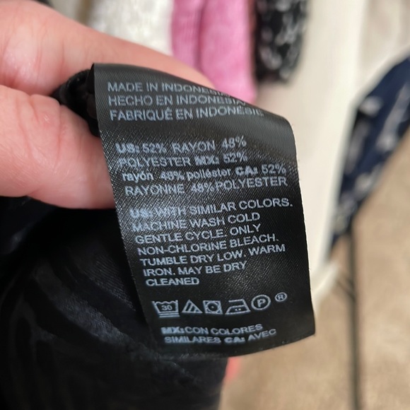 White House Black Market Jacquard Blouse - Picture 6 of 6